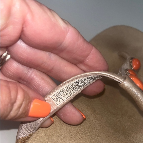 Vionic Women's Jada Style Sandals - White and Tan bundle both size 7 preowned - Picture 12 of 12